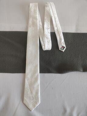 Brand Q Mens Necktie White Solid Satin Silk Blend Made in Italy Formal Tie